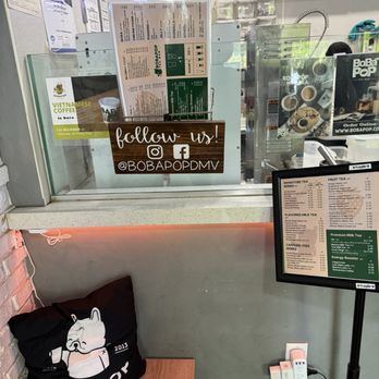 BoBaPoP Tea Bar - Kentlands - Indoor seating - Bubble Tea Near Me - Gaithersburg, Maryland