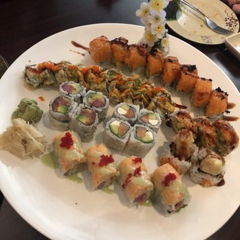 Tengu Asian Bistro - spread of 6 rolls - Japanese Near Me - Albany, New York Tengu Asian Bistro - spread of 6 rolls - Japanese Near Me - Albany, New York