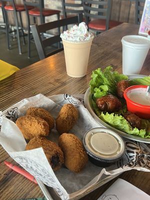 Big City Wings by null