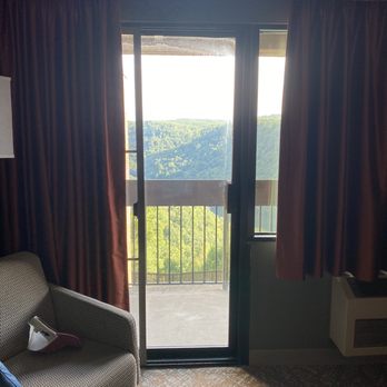 Hawk’s Nest State Park Lodge - Hotels Near Me - Ansted, West Virginia