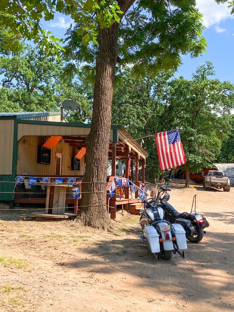 Tree House Tavern Logo