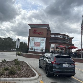 Chick-fil-A - It looks so small in the outside but so big in the inside! - Fast Food Near Me - Kissimmee, Florida Chick-fil-A - It looks so small in the outside but so big in the inside! - Fast Food Near Me - Kissimmee, Florida