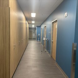 Providence ExpressCare - Oregon City - Hallway to exam rooms