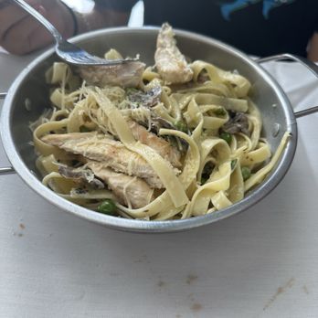 Mare e Monte - Fettuccine Alfredo - Italian Near Me - San Antonio, Texas