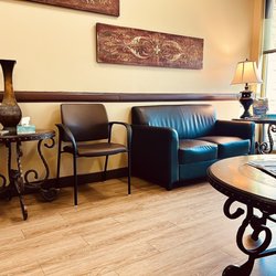 Health Images at Southlands - Nice waiting room
