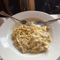 Marmions Brasserie - Chicken mushroom pasta