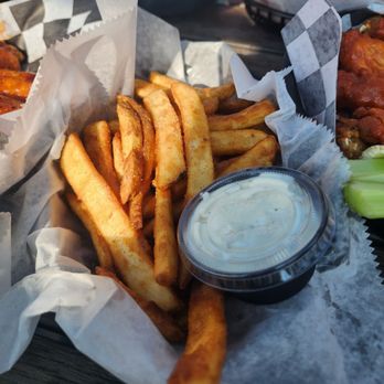 Bar-Bill North - Beer battered fries - Chicken Wings Near Me - Clarence, New York