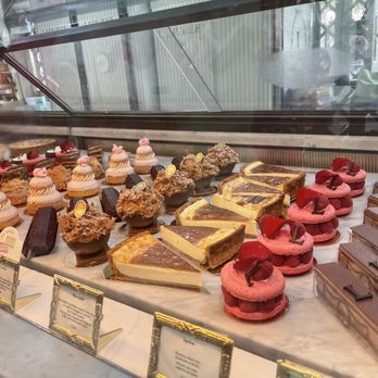 Ladurée - Beautiful desserts - Macarons Near Me - Paris, 75