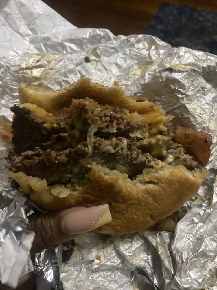 MRBEAST BURGER 645 West Venango Street, Philadelphia, Pennsylvania