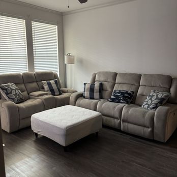 Hollywood Delivery - Sofa and Loveseat - Movers Near Me Hollywood Delivery - Sofa and Loveseat - Movers Near Me