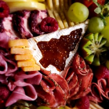 Havartinextdoor Charcuterie - Christmas Brie - Caterers Near Me Havartinextdoor Charcuterie - Christmas Brie - Caterers Near Me