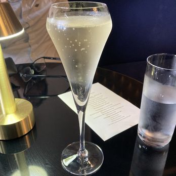 Flutes Champagne Bar - Cava brut - Wine Bars Near Me - Winter Park, Florida