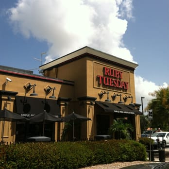 Ruby Tuesday - Simple fresh American dining? - Burgers Near Me - Ft Myers, Florida