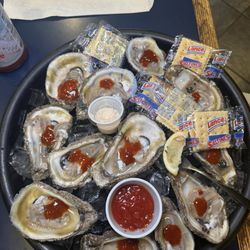 Shrimp Basket - Raw oysters