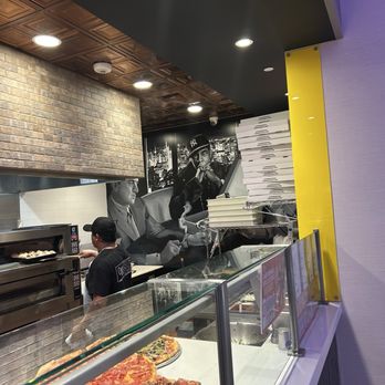 Carnegie Pizza - Jay-Z and De Niro - Pizza Near Me - Las Vegas, Nevada Carnegie Pizza - Jay-Z and De Niro - Pizza Near Me - Las Vegas, Nevada