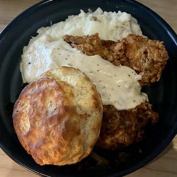 Café Momentum - Pittsburgh - Smoked fried chicken with mashed potatoes and gravy - Community Service/Non-Profit Near Me - Pittsburgh, Pennsylvania