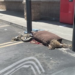 Walgreens - No one cares about this location.