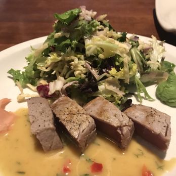 J. Alexander's - Asian Ahi Tuna Salad - New American Near Me - Troy, Michigan