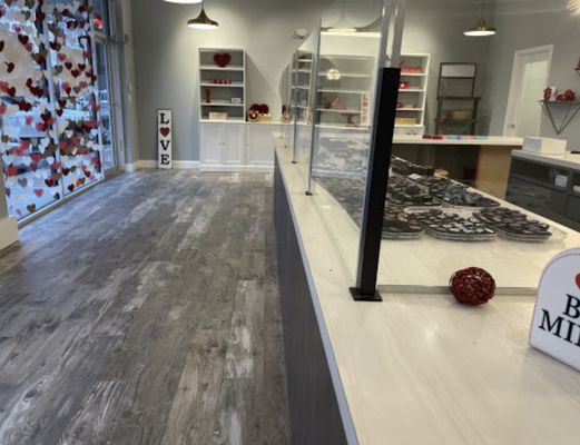 Cirque Confections & Chocolate by null