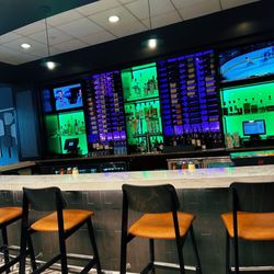 SLYCE Coal Fired Pizza Company - Bar inside