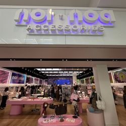 Noi Noa Accessories - Storefront