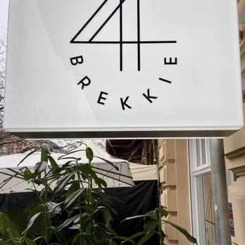 44 Brekkie - Front sign for Brekkie - Cafes Near Me - Berlin, BE