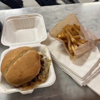 Zinburger - Diablo with no lettuce and hand-cut fries - Burgers Near Me - Phoenix, Arizona