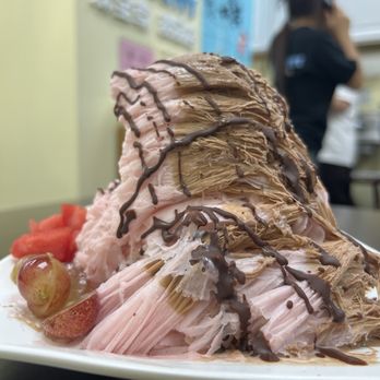 Frostcity - Large Snow-ice, half chocolate & half strawberry. Using real fruit is what makes Frostcity stand out. $12.04 with tax - Desserts Near Me - Honolulu, Hawaii