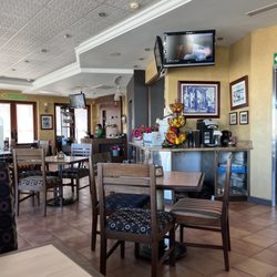 Wizzie's Bar y Grill - Inside with AC