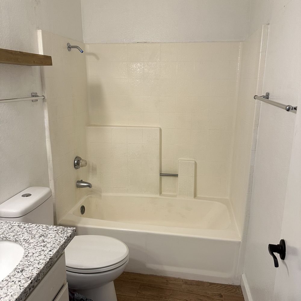 Bath-Brite - Before photo - Refinishing Services Near Me Bath-Brite - Before photo - Refinishing Services Near Me