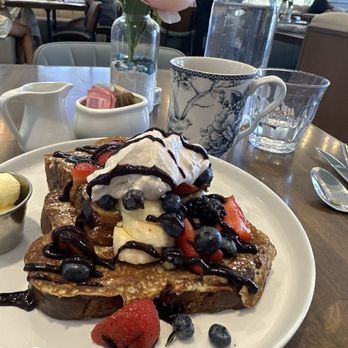 Bon Appetit Cafe - Pretty but cold & messy - Salad Near Me - Dana Point, California