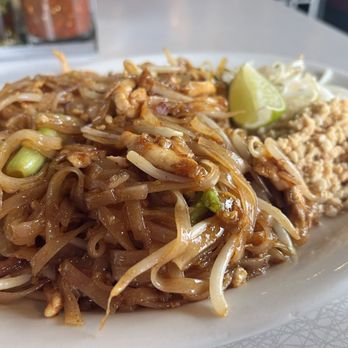 Ginger Pop - Really good Pad Thai - Thai Near Me - Vancouver, Washington