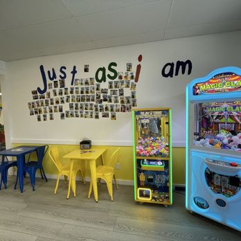 Buddy Scoops - Indoor decor. - Ice Cream & Frozen Yogurt Near Me - Winston-Salem, North Carolina Buddy Scoops - Indoor decor. - Ice Cream & Frozen Yogurt Near Me - Winston-Salem, North Carolina