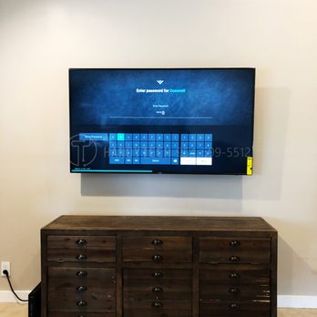 Handytech Installation - 65 inch Vizio TV Mounting - Drywall - Tilting Mount - TV Mounting Near Me - Hallandale Beach, Florida