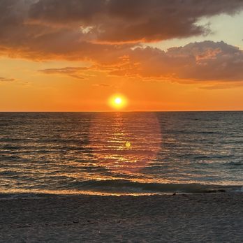 Turtles Restaurant - Sunset - Seafood Near Me - Sarasota, Florida Turtles Restaurant - Sunset - Seafood Near Me - Sarasota, Florida
