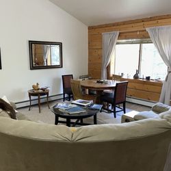 Antler's Rest Bed & Breakfast - Common room - one of two
