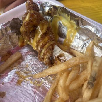 Chicken Man’s Chicken Shack - Bumblebee flavor mixed with lemon pepper, and it was freaking amazing!!! - Food Trucks Near Me - Springfield, Massachusetts