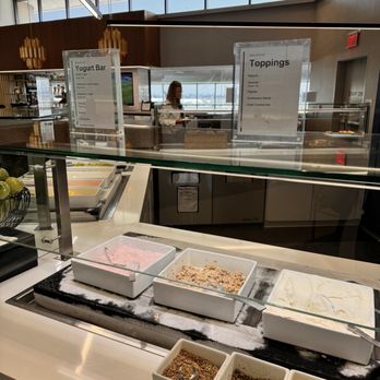 United Club - Airport Lounges Near Me - Newark, New Jersey