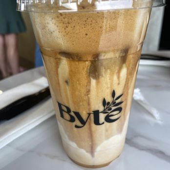 Byte - The perfect oatmilk iced latte with vanilla - Breakfast & Brunch Near Me - Saint Louis, Missouri Byte - The perfect oatmilk iced latte with vanilla - Breakfast & Brunch Near Me - Saint Louis, Missouri