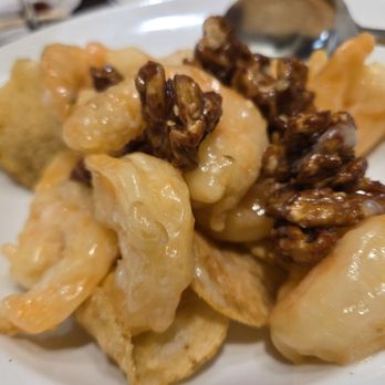 Yi Xin Cafe - Honey Walnut Shrimp - Hong Kong Style Cafe Near Me - Honolulu, Hawaii Yi Xin Cafe - Honey Walnut Shrimp - Hong Kong Style Cafe Near Me - Honolulu, Hawaii
