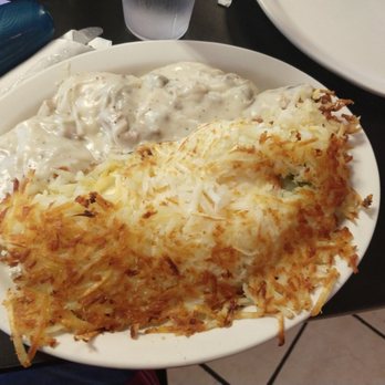 Hungry Hunter Restaurant - Biscuits and gravy with Bob's browns - Breakfast & Brunch Near Me - Branson, Missouri