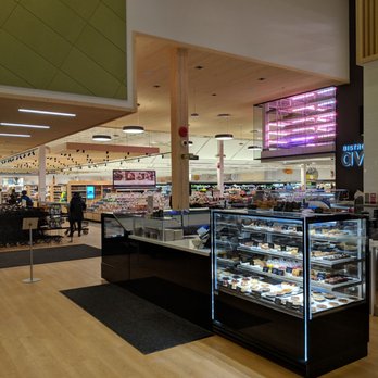 Avril - the interior of a bakery store - Organic Stores Near Me - Laval, Quebec Avril - the interior of a bakery store - Organic Stores Near Me - Laval, Quebec
