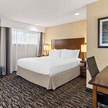 Ramada by Wyndham Pitt Meadows - King Suite - Hotels Near Me - Pitt Meadows, British Columbia Ramada by Wyndham Pitt Meadows - King Suite - Hotels Near Me - Pitt Meadows, British Columbia