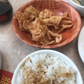 Ton's Palace Chinese Restaurant - Fried chips are served at each table - Cantonese Near Me - Lancaster, Texas