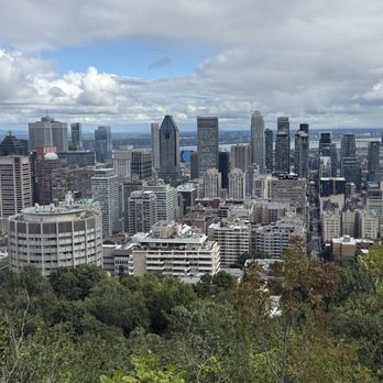 Kondiaronk Belvedere - Photo 2: Viewpoint - Landmarks & Historical Buildings Near Me - Montreal, Quebec Kondiaronk Belvedere - Photo 2: Viewpoint - Landmarks & Historical Buildings Near Me - Montreal, Quebec