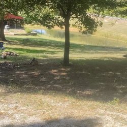 Ozark View Rv Park & Campground - Pond with community area