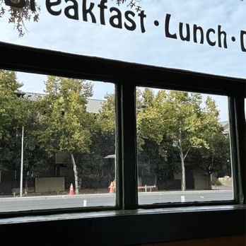 Hobee's Restaurant - Diners Near Me - Palo Alto, California