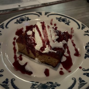 The Whale Chicago - Pineapple Upside Down Cake - New American Near Me - Chicago, Illinois The Whale Chicago - Pineapple Upside Down Cake - New American Near Me - Chicago, Illinois