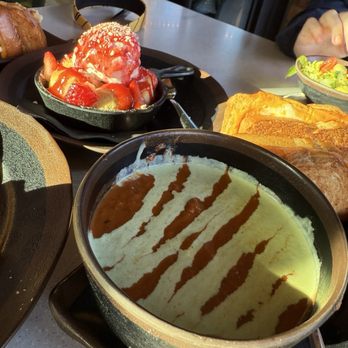 Meteor Astropub - Basil tomato soup and grilled cheese - Gastropubs Near Me - Orlando, Florida