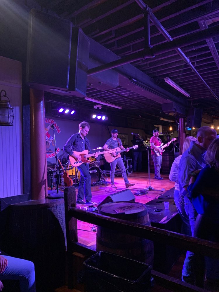 SADDLE BAGS 13 Photos & 80 Reviews 317 W River St, Savannah